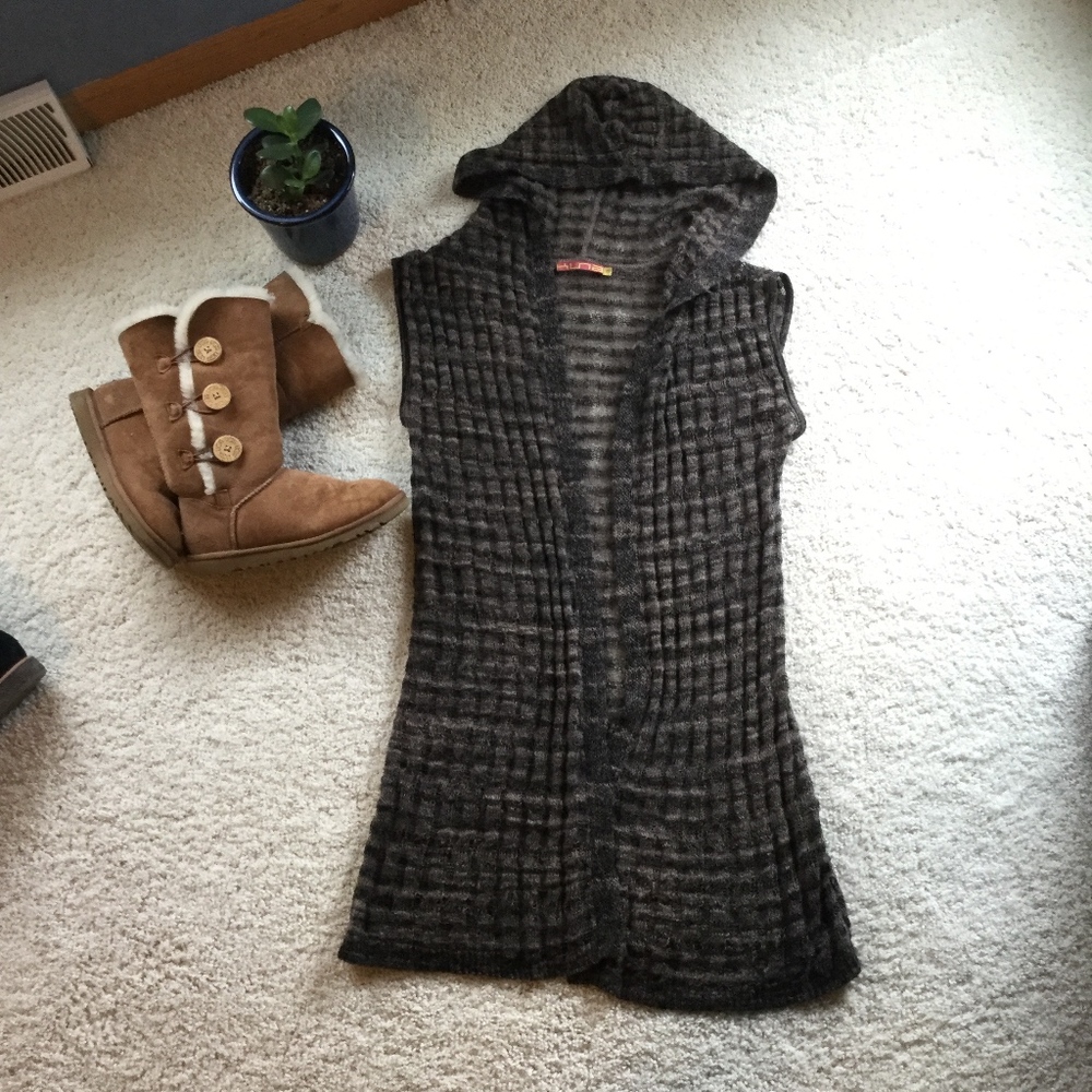 Kuna Baby Alpaca Wool Sleeveless cardigan sweater